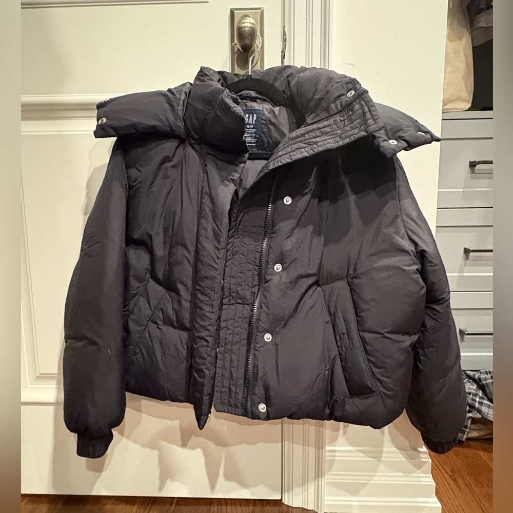 GAP cropped duvet puffer jacket- size XS
